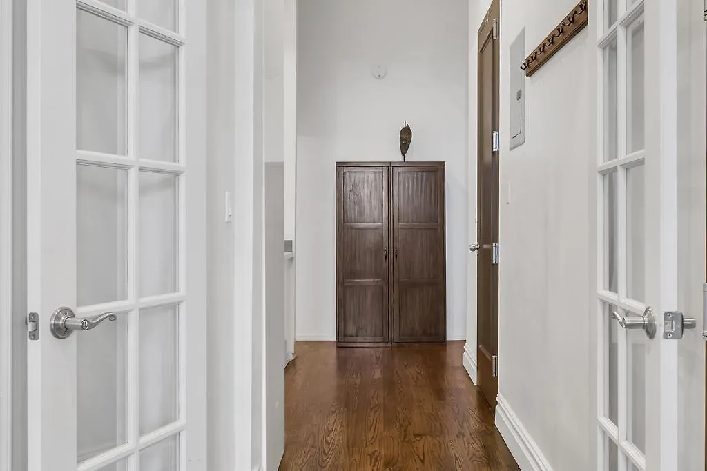 3/2 Columbus Circle #3 Apartment New York