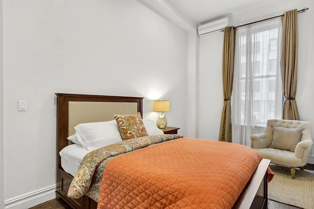 3/2 Columbus Circle #3 Apartment New York 0*,